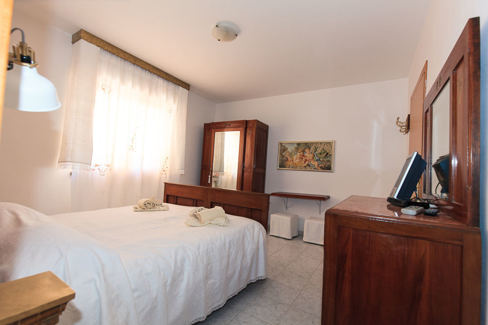 Domus Socolatae Apartments&Suites Follonica Exteriör bild